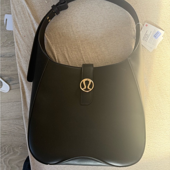 NWT Lululemon Black Leather Altnerative Shoulder Bag with Gold Emblem - Picture 2 of 4